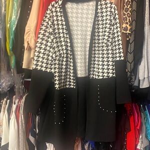 SHEIN Curve Black and White Houndstooth Sweater